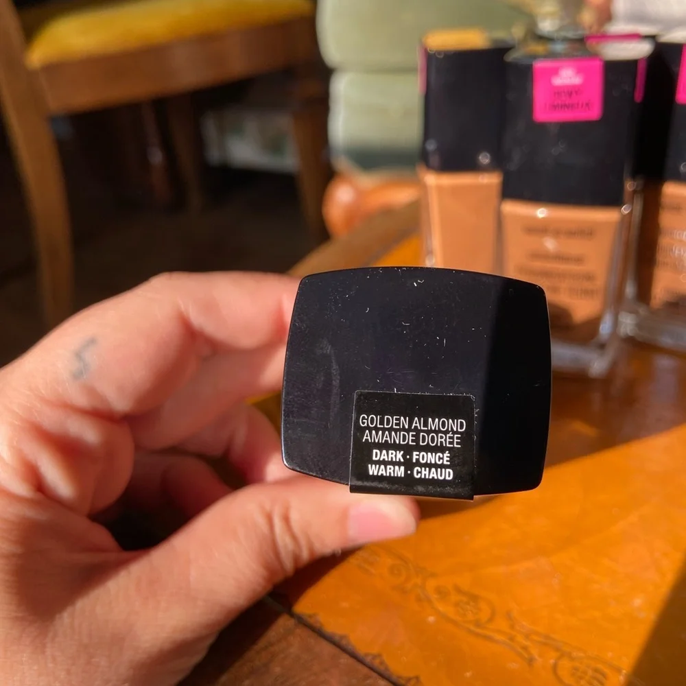 LOT OF 5 - Brand New Unopened Wet n Wild Foundation - Picture 2 of 6